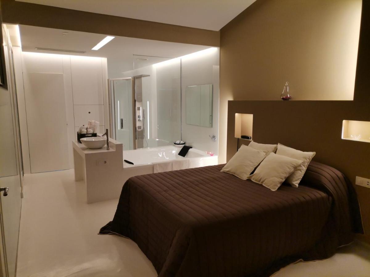 Motel Latino Льянера Экстерьер фото